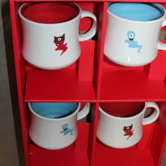 STARBUCKS set of 4 collectible mugs original box
